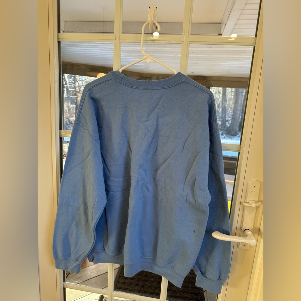 Gildan Blue Crewneck Sweater with Penguin Design - Picture 2 of 3